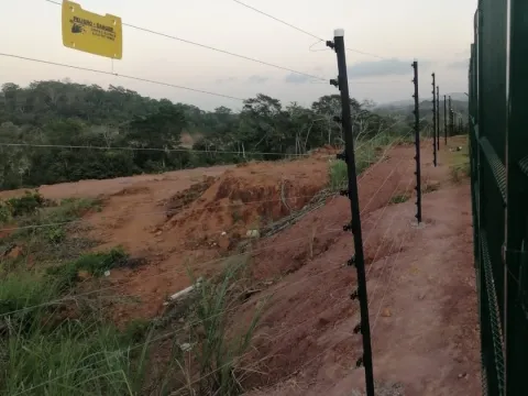 Tramo de cerco eléctrico perimetral