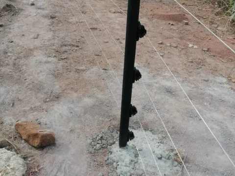 Base de poste de cerco eléctrico