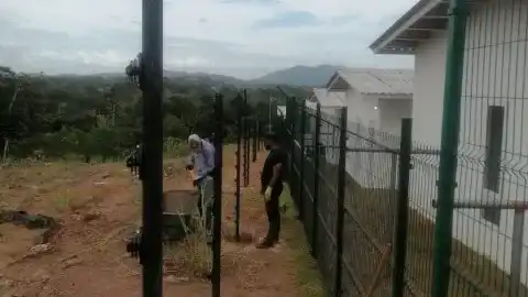 Cerco eléctrico perimetral en terreno